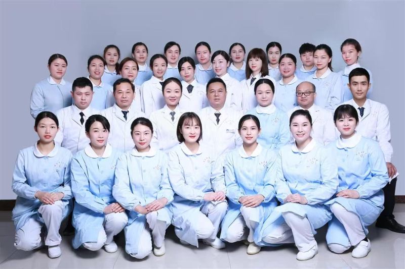 肿瘤一科集体照.jpg